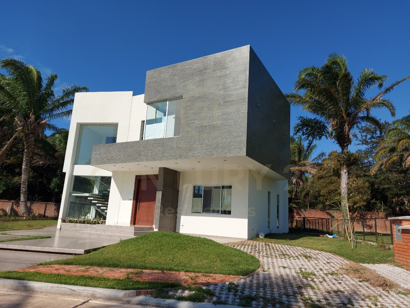 Casa-en-condominio en venta en Urubo, Santa Cruz | 624 m² terreno y 400